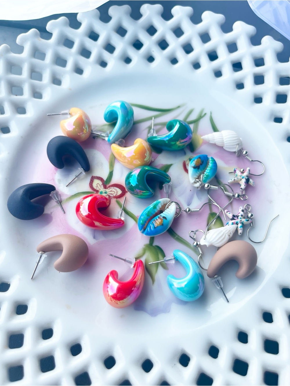 Lot of mixed earrings all NIP never worn  fashion earrings